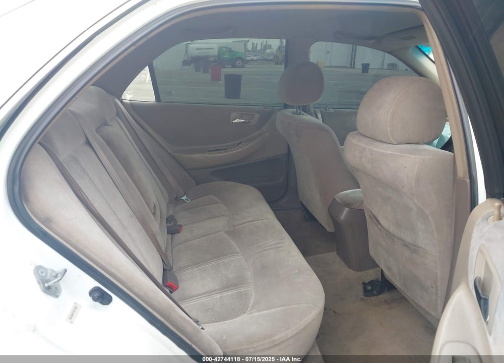 2000 HONDA ACCORD 2.3 LX VIN: 3HGCG6651YG703906