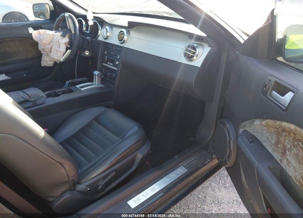 2006 FORD MUSTANG VIN: 1ZVFT85H365115375