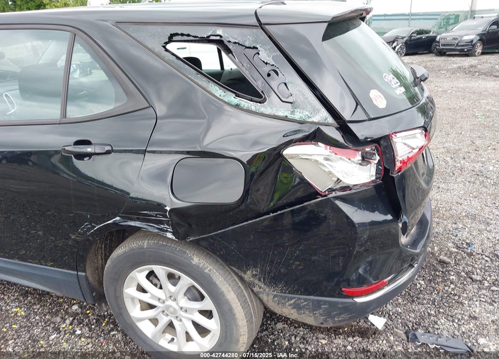 2018 CHEVROLET EQUINOX VIN: 2GNAXHEV9J6261159