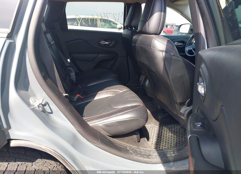 2015 JEEP CHEROKEE VIN: 1C4PJMBS7FW569497
