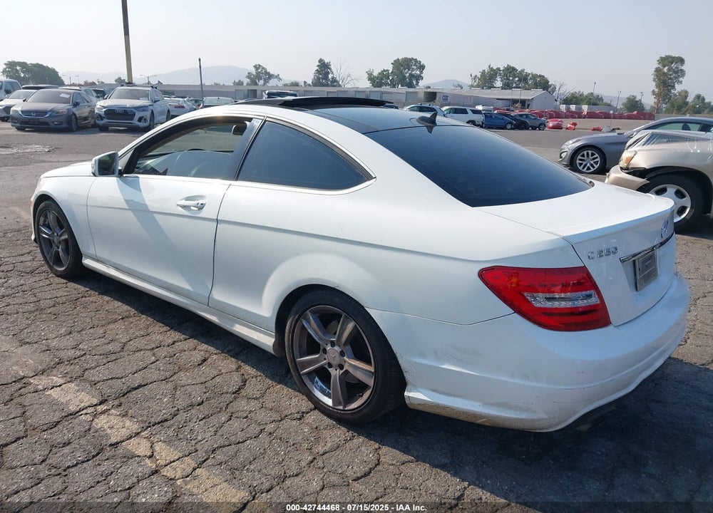 2014 MERCEDES-BENZ C CLASS VIN: WDDGJ4HB8EG288931