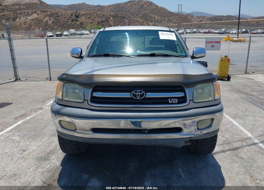 2002 TOYOTA TUNDRA SR5 V8 VIN: 5TBBT44172S232887