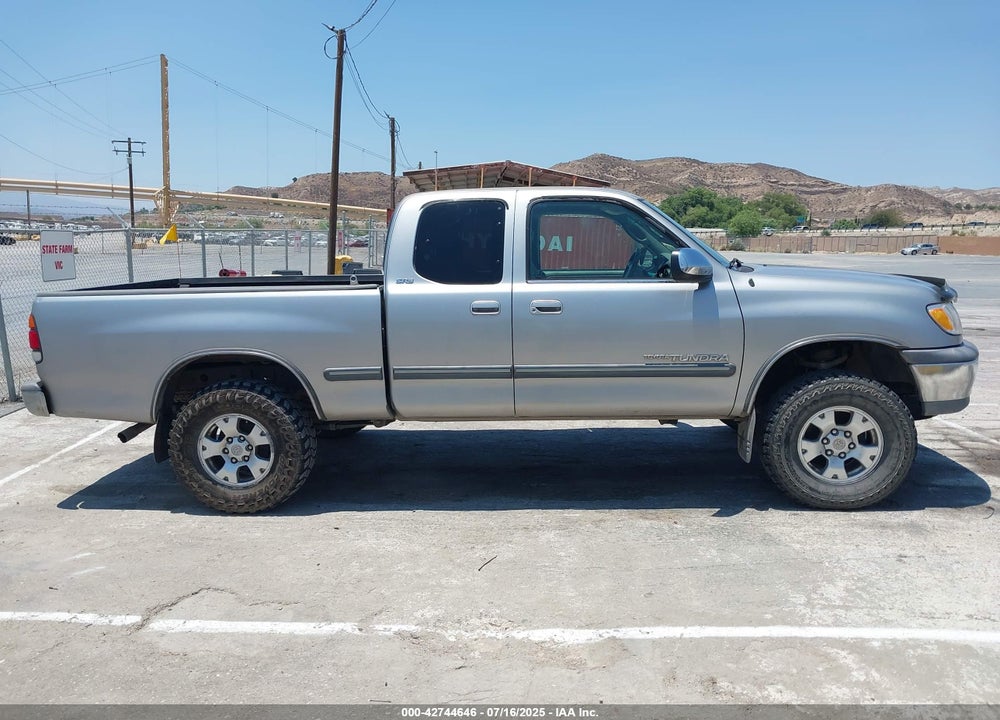 2002 TOYOTA TUNDRA SR5 V8 VIN: 5TBBT44172S232887