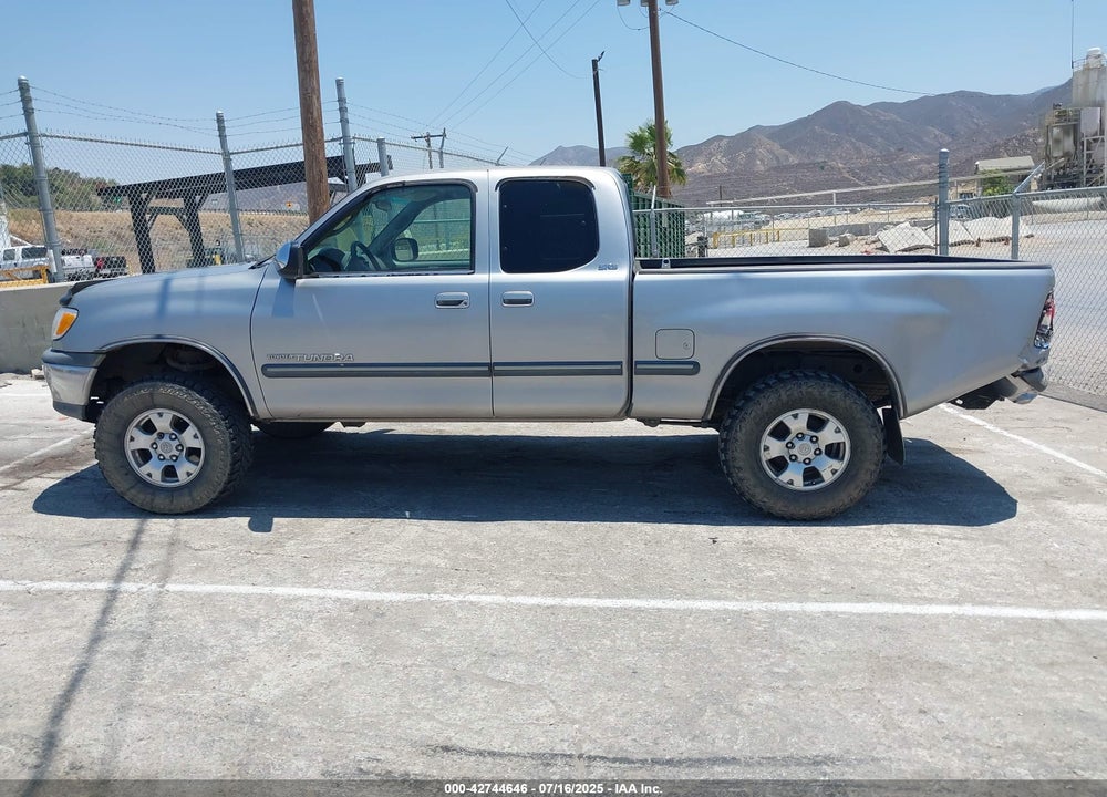 2002 TOYOTA TUNDRA SR5 V8 VIN: 5TBBT44172S232887