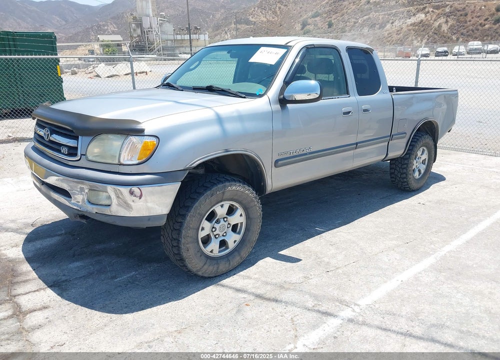 2002 TOYOTA TUNDRA SR5 V8 VIN: 5TBBT44172S232887