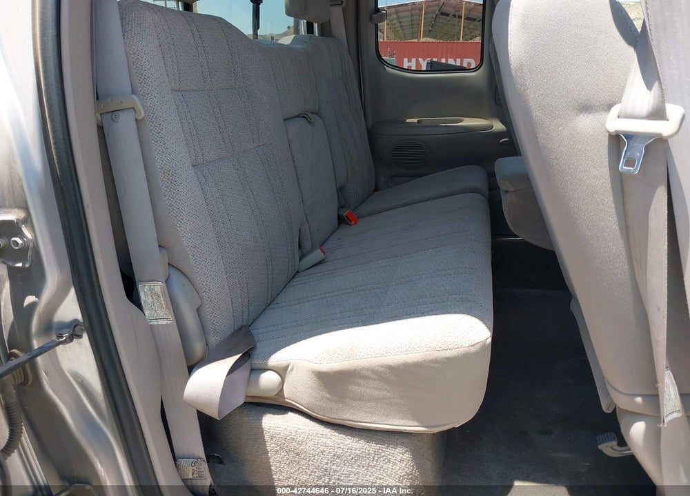 2002 TOYOTA TUNDRA SR5 V8 VIN: 5TBBT44172S232887