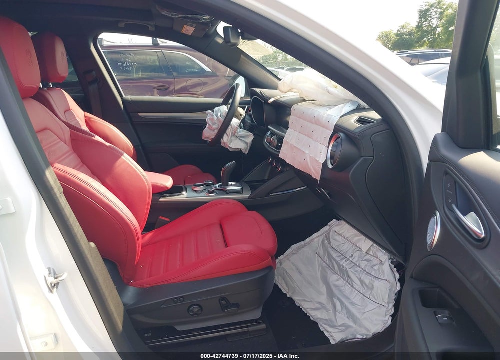 2024 ALFA ROMEO STELVIO VIN: ZASPAKBNXR7D80041