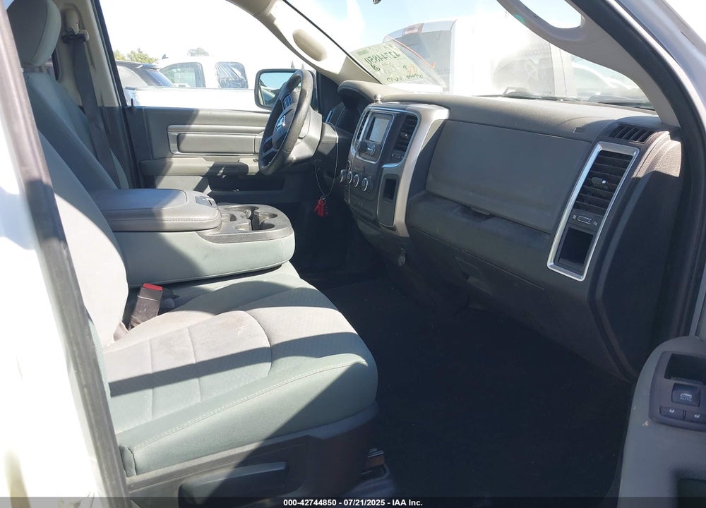 2019 RAM 1500 CLASSIC VIN: 1C6RR7GT7KS609218
