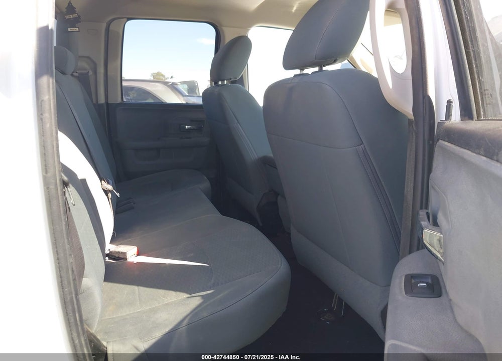 2019 RAM 1500 CLASSIC VIN: 1C6RR7GT7KS609218