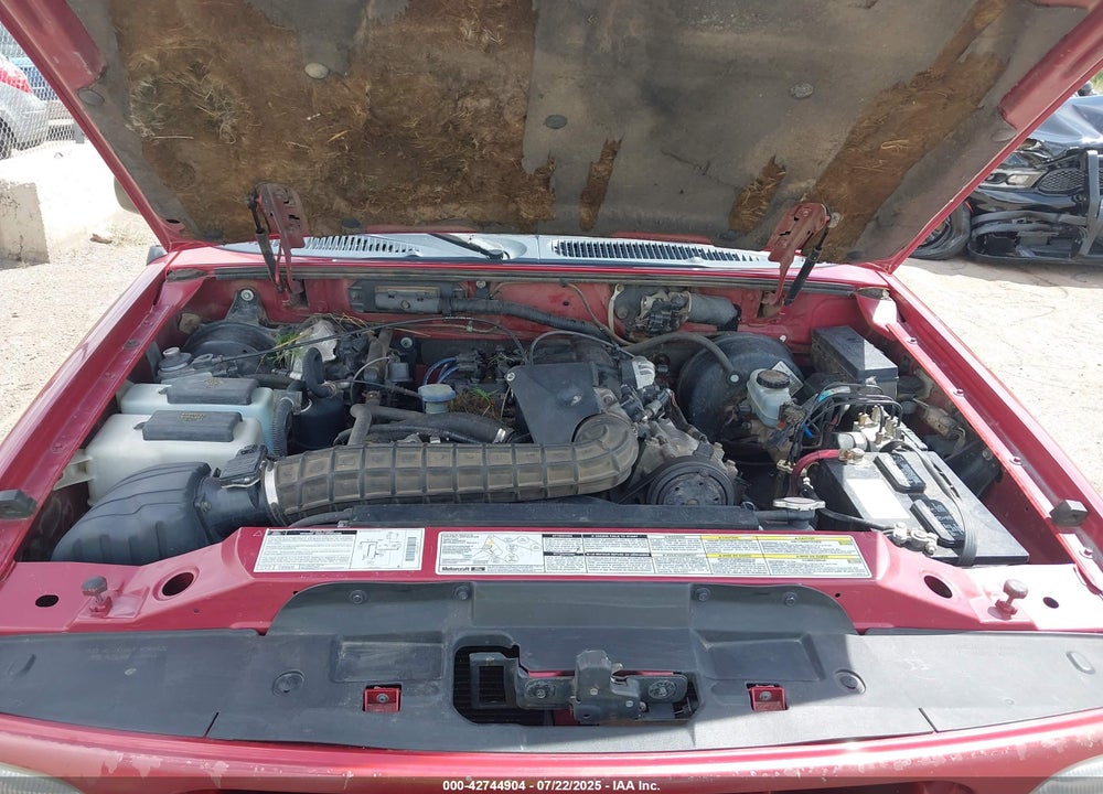 2000 FORD EXPLORER XLS VIN: 1FMZU72XXYUB20077