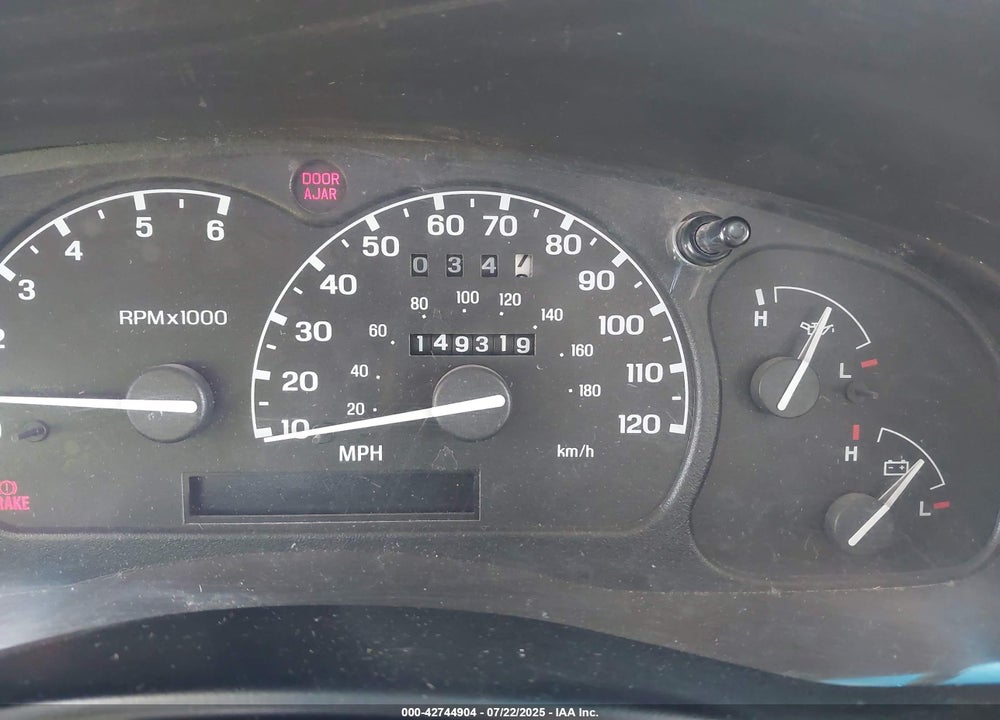 2000 FORD EXPLORER XLS VIN: 1FMZU72XXYUB20077