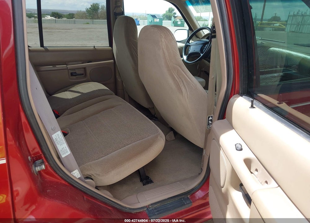 2000 FORD EXPLORER XLS VIN: 1FMZU72XXYUB20077