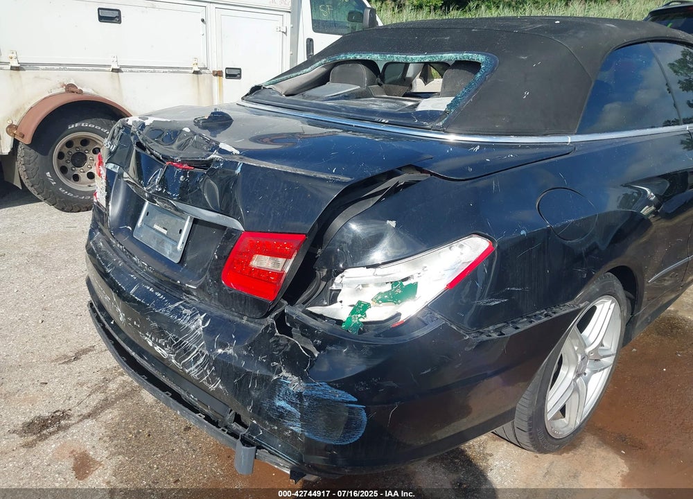 2011 MERCEDES-BENZ E 550 VIN: WDDKK7CFXBF104724