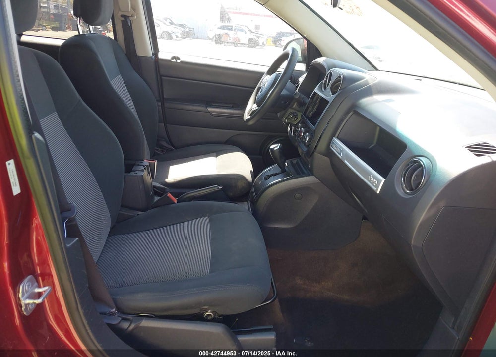 2014 JEEP COMPASS VIN: 1C4NJCBB7ED870685