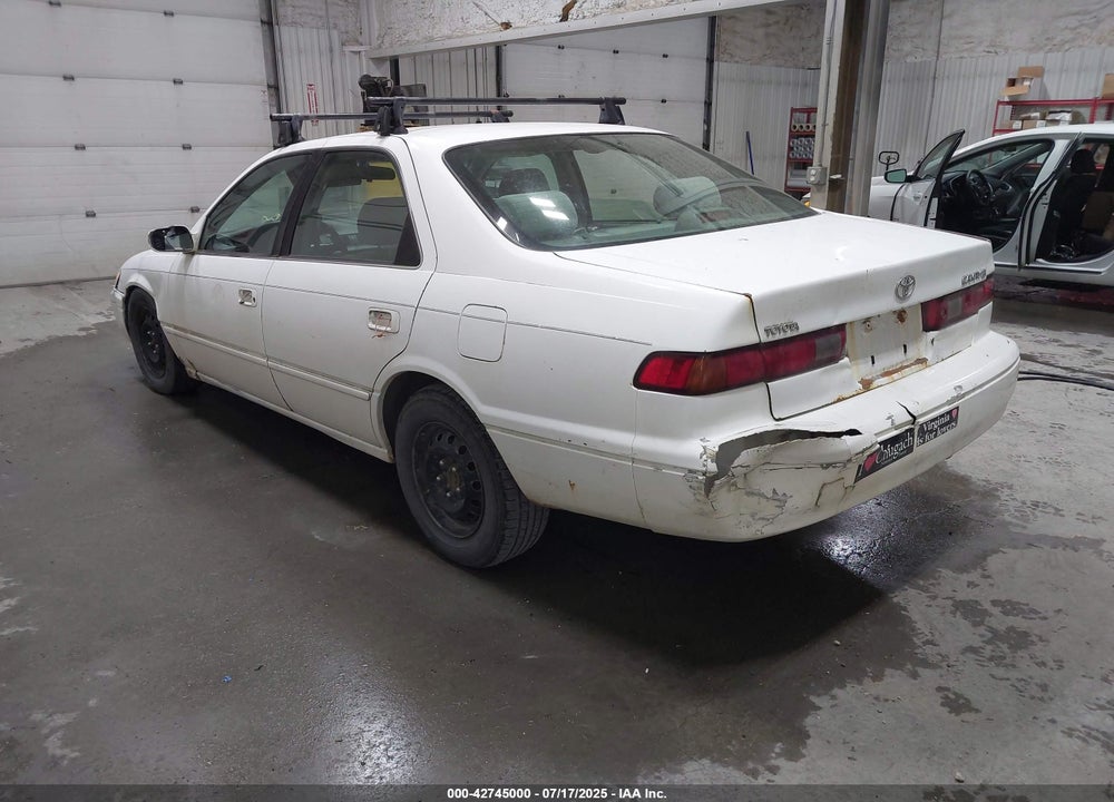1997 TOYOTA CAMRY VIN: 4T1BG22K9VU125637