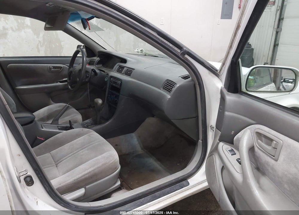 1997 TOYOTA CAMRY VIN: 4T1BG22K9VU125637