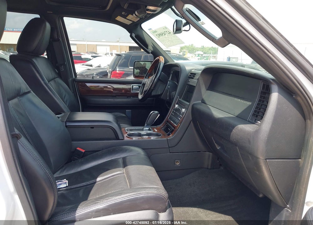 2016 LINCOLN NAVIGATOR VIN: 5LMJJ2JT4GEL11295
