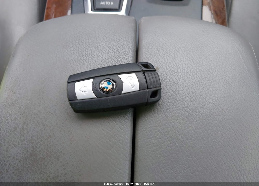 2009 BMW X5 VIN: 5UXFE43539L261210