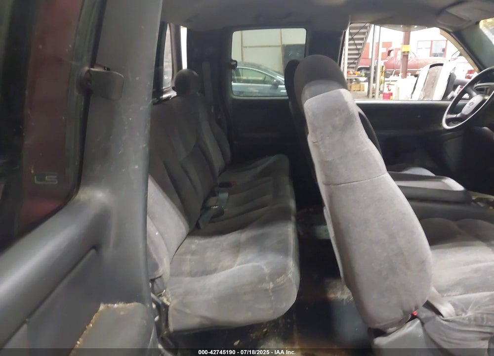 2001 CHEVROLET SILVERADO 1500 LS VIN: 2GCEC19T411285422