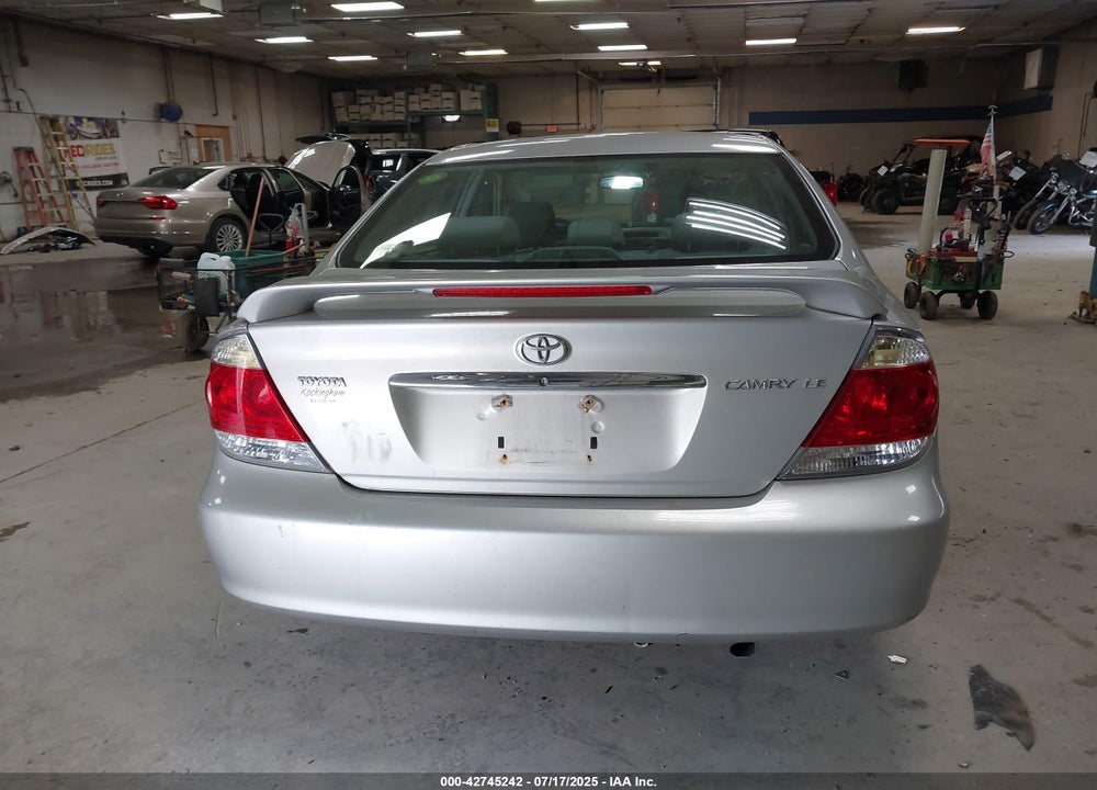 2005 TOYOTA CAMRY LE/XLE/SE VIN: 4T1BE32K55U391846