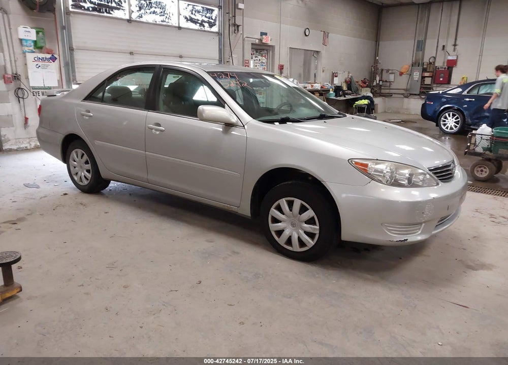 2005 TOYOTA CAMRY LE/XLE/SE VIN: 4T1BE32K55U391846