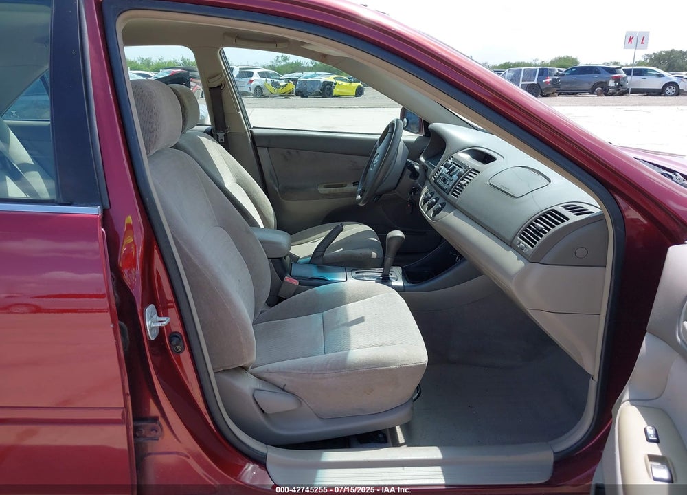2002 TOYOTA CAMRY LE VIN: 4T1BE32K52U011464