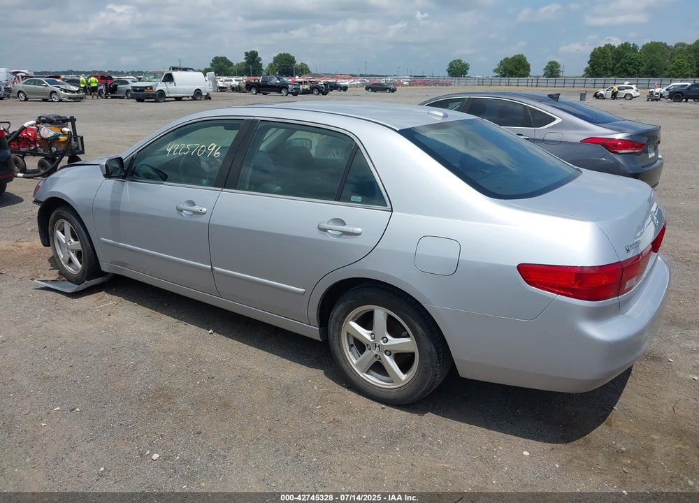 2005 HONDA ACCORD 2.4 EX VIN: 1HGCM56875A174713