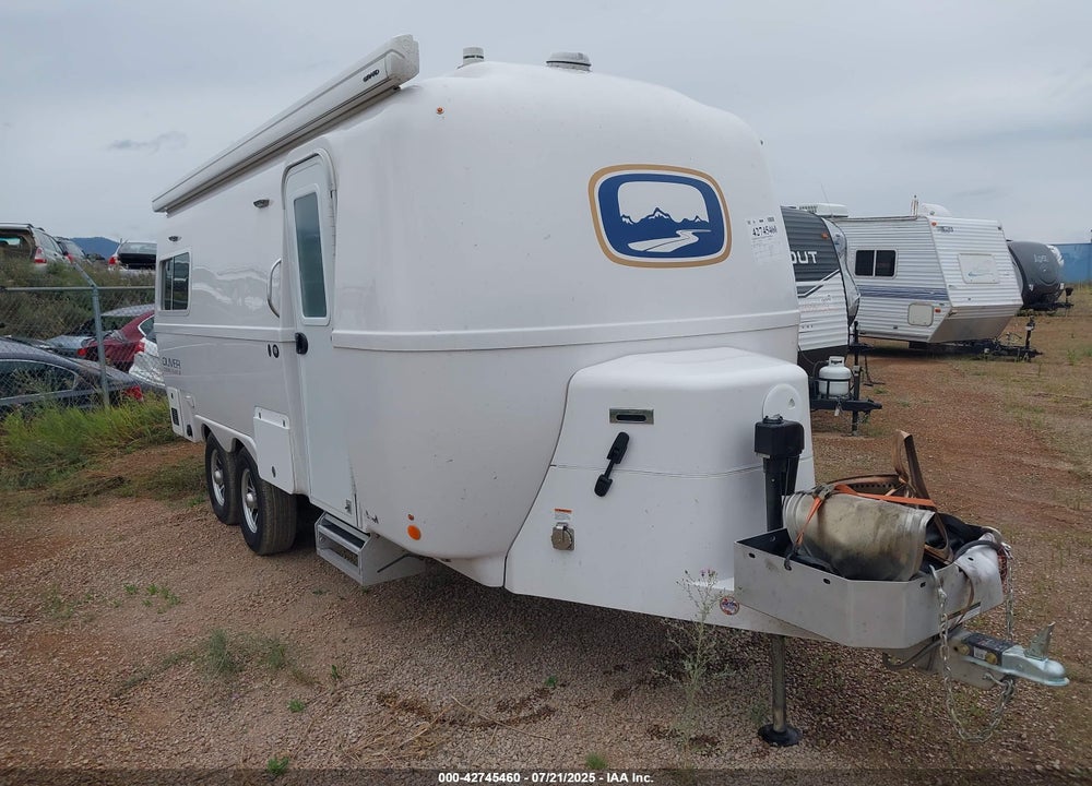 2025 UNDEFINED OLIVER LEGACY ELITE VIN: 1Z9BC2322SH305055