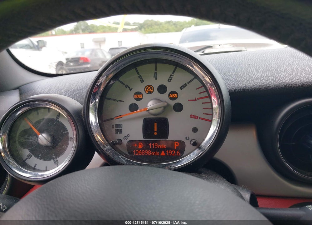 2009 MINI COOPER VIN: WMWMR33579TU95077