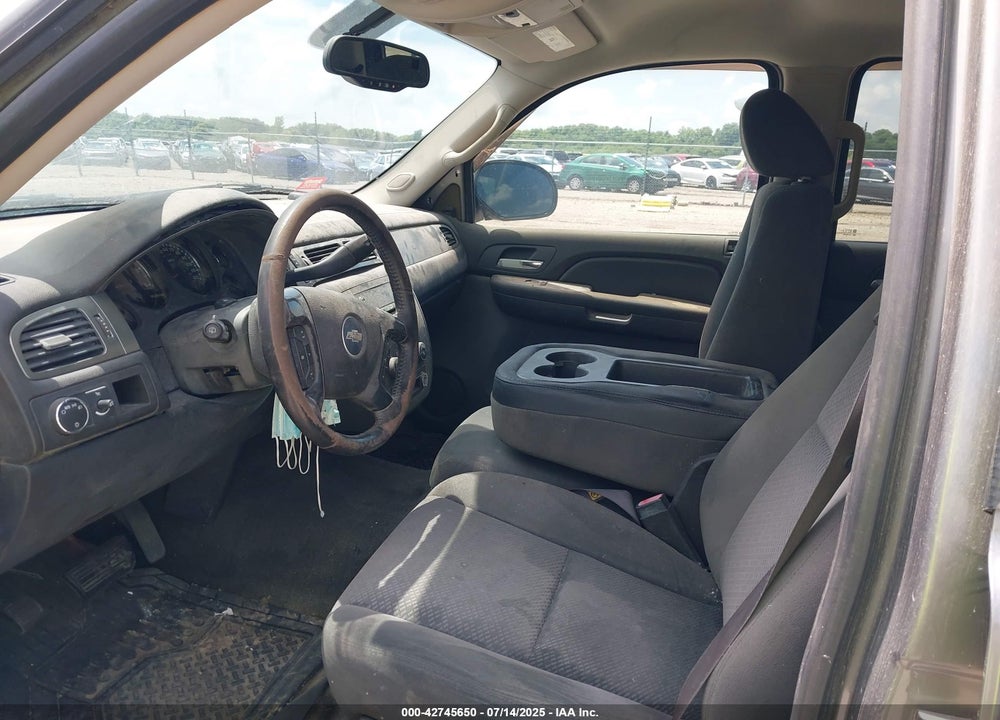 2007 CHEVROLET SUBURBAN 1500 VIN: 1GNFC16J27J200946