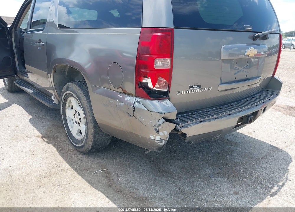 2007 CHEVROLET SUBURBAN 1500 VIN: 1GNFC16J27J200946