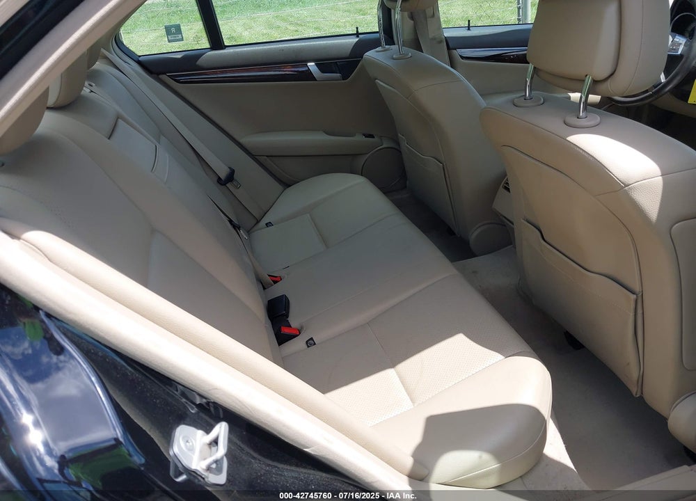 2014 MERCEDES-BENZ C 300 LUXURY 4MATIC/SPORT 4MATIC VIN: WDDGF8AB8EA931560