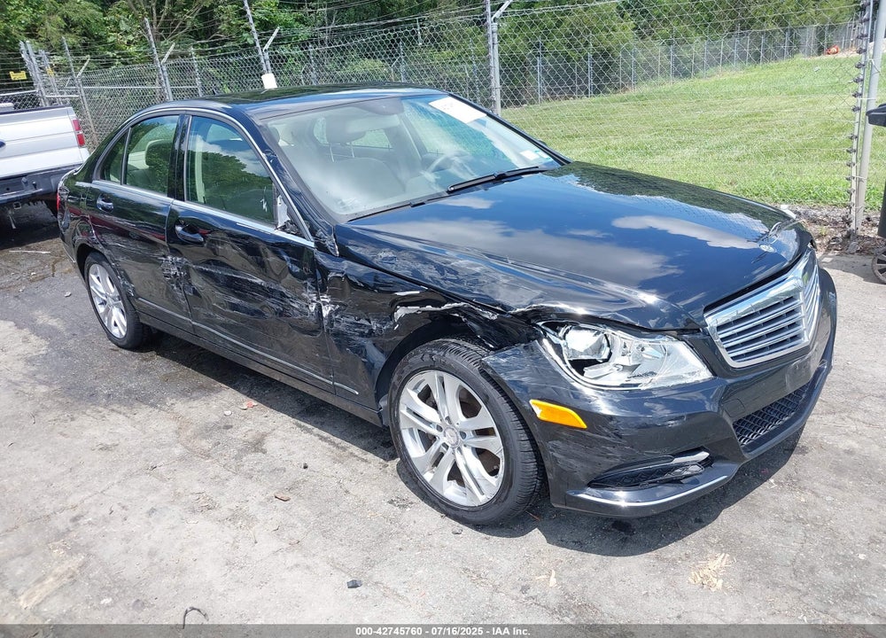 2014 MERCEDES-BENZ C 300 LUXURY 4MATIC/SPORT 4MATIC VIN: WDDGF8AB8EA931560
