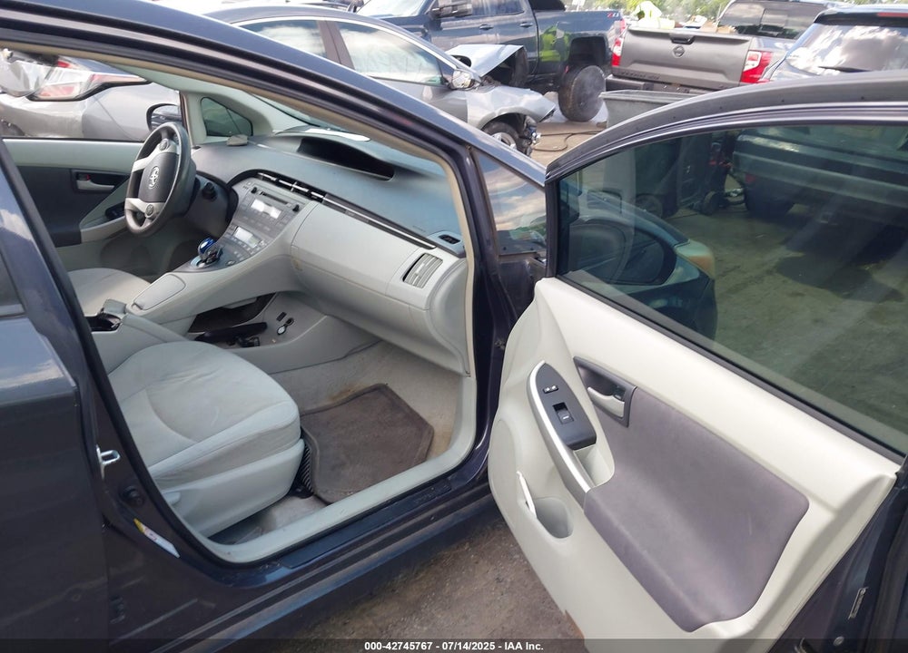 2011 TOYOTA PRIUS VIN: JTDKN3DUXB0275922