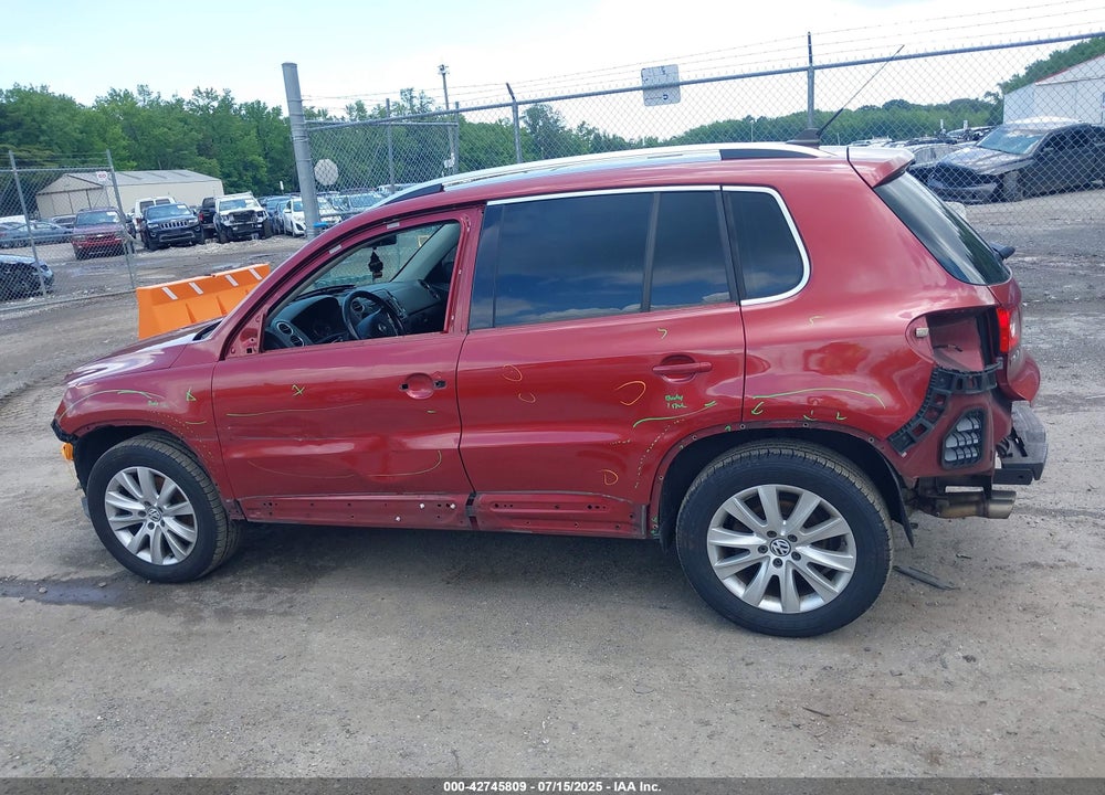 2010 VOLKSWAGEN TIGUAN VIN: WVGBV7AX7AW000814