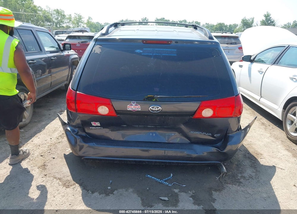 2008 TOYOTA SIENNA VIN: 5TDZK23C38S127773