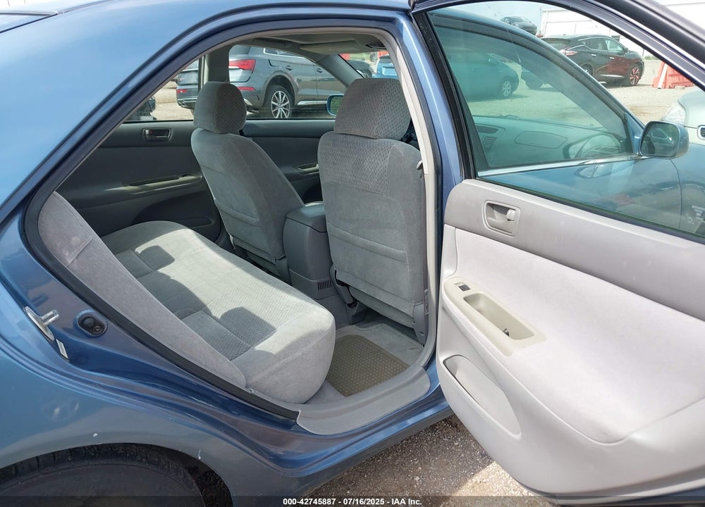 2002 TOYOTA CAMRY LE VIN: 4T1BE32K72U565993