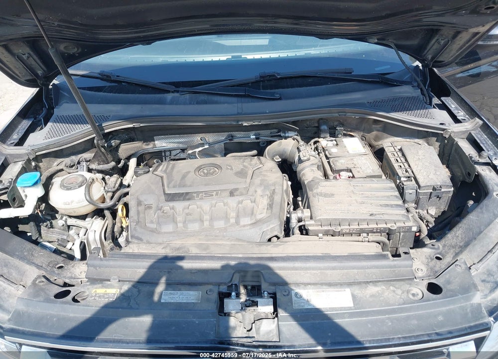 2020 VOLKSWAGEN TIGUAN VIN: 3VV1B7AXXLM082535