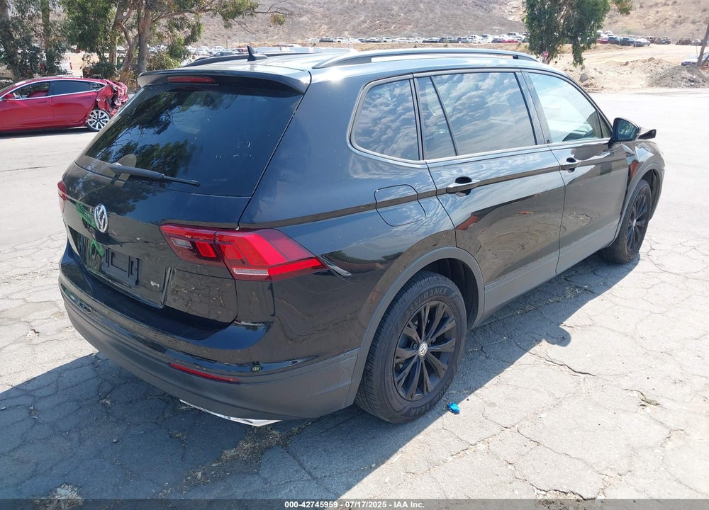 2020 VOLKSWAGEN TIGUAN VIN: 3VV1B7AXXLM082535