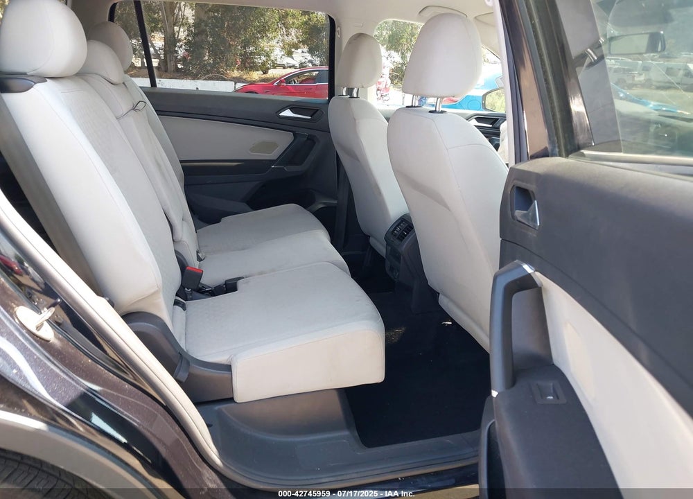 2020 VOLKSWAGEN TIGUAN VIN: 3VV1B7AXXLM082535