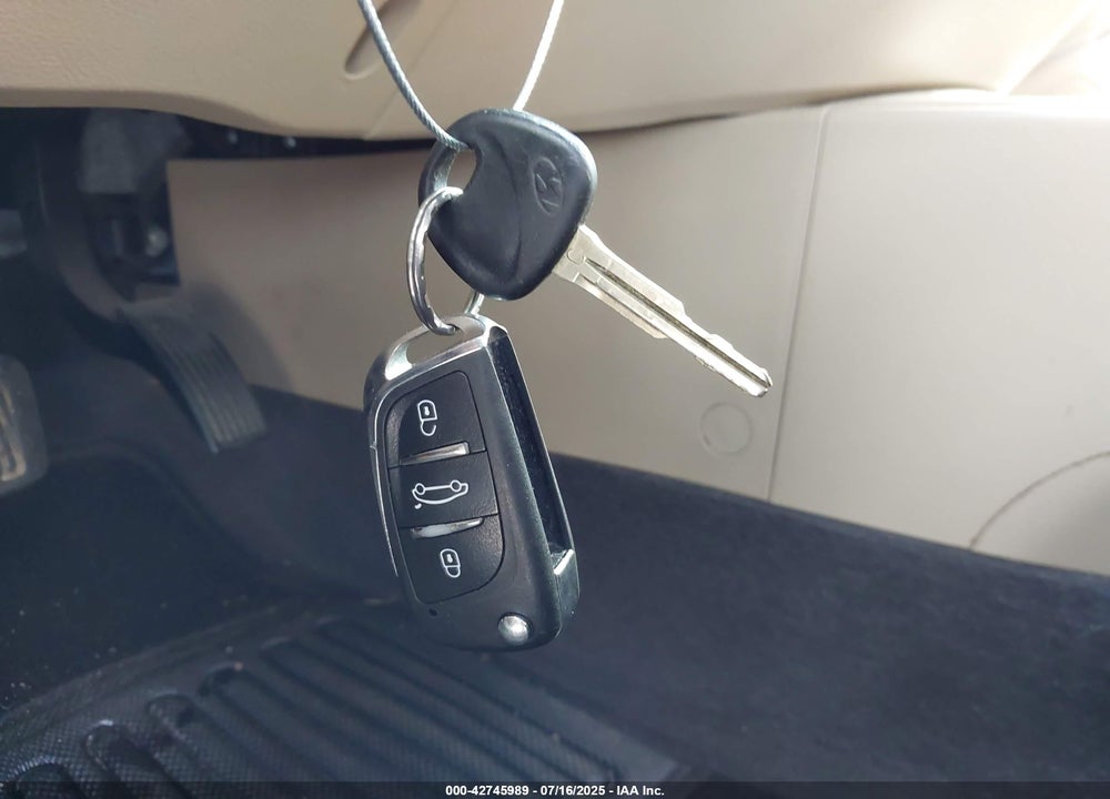 2011 HYUNDAI SANTA FE VIN: 5XYZG3AB9BG036853
