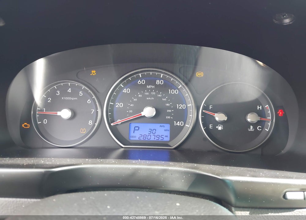 2011 HYUNDAI SANTA FE VIN: 5XYZG3AB9BG036853