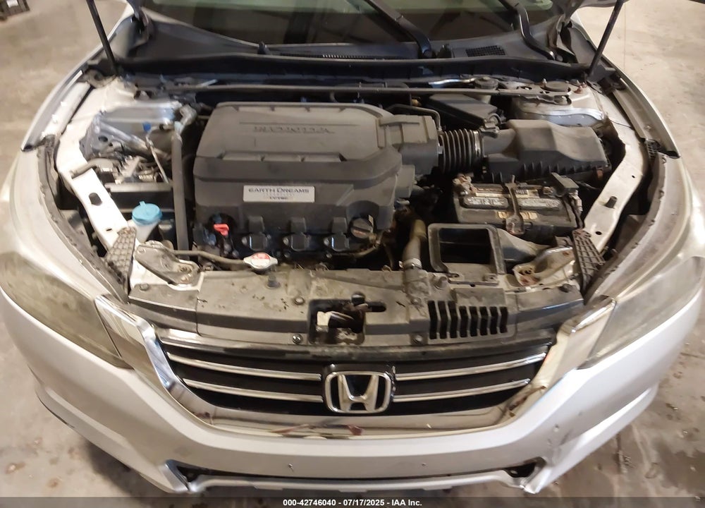 2015 HONDA ACCORD VIN: 1HGCR3F85FA007435