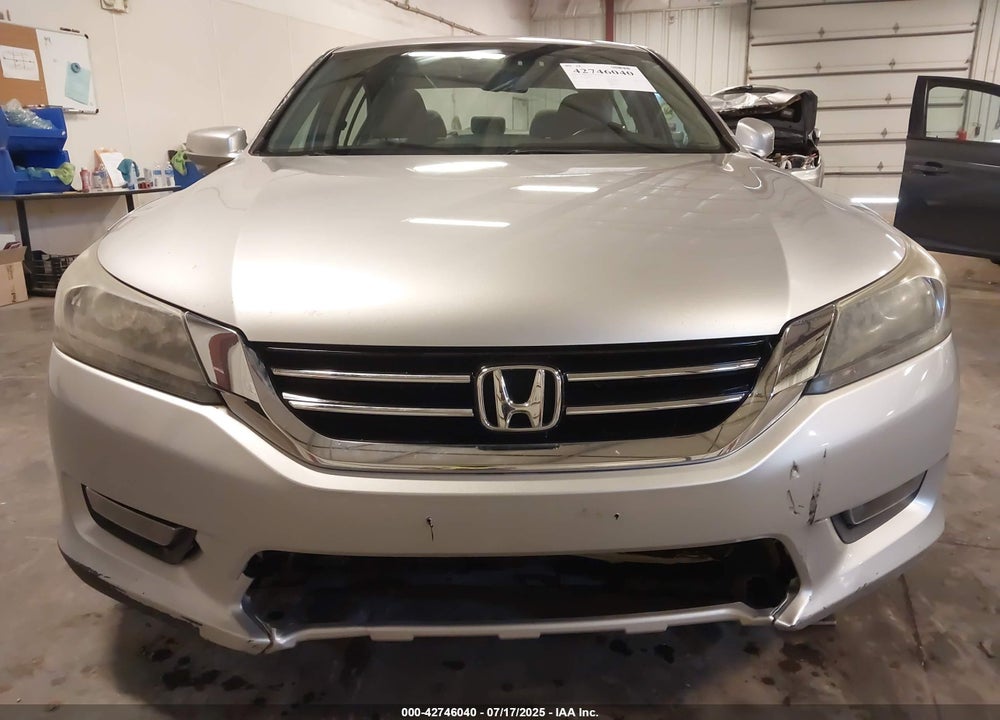 2015 HONDA ACCORD VIN: 1HGCR3F85FA007435