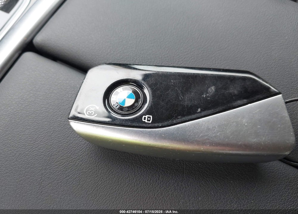 2025 BMW X7 VIN: 5UX23EM03S9X15939