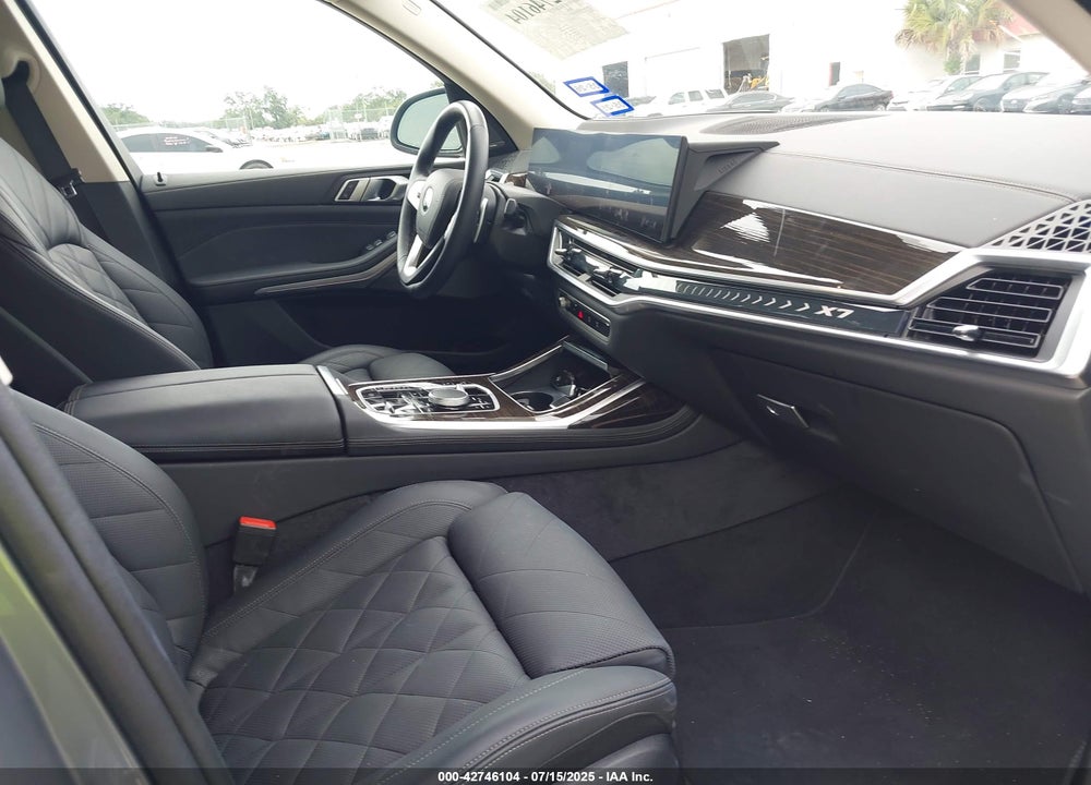 2025 BMW X7 VIN: 5UX23EM03S9X15939