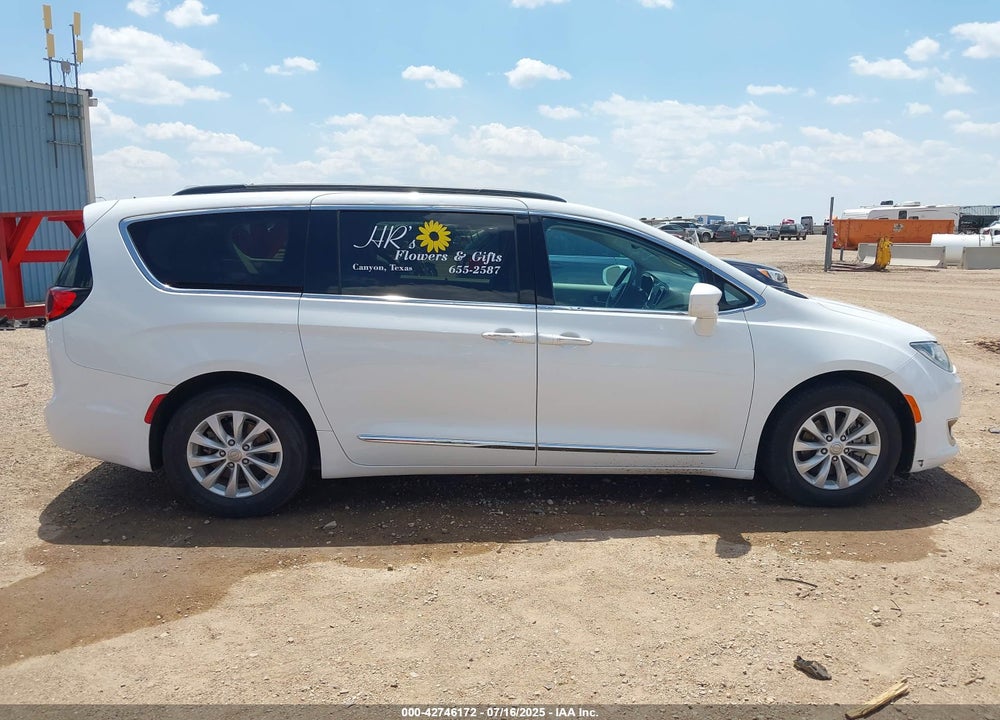 2017 CHRYSLER PACIFICA TOURING L VIN: 2C4RC1BGXHR729218