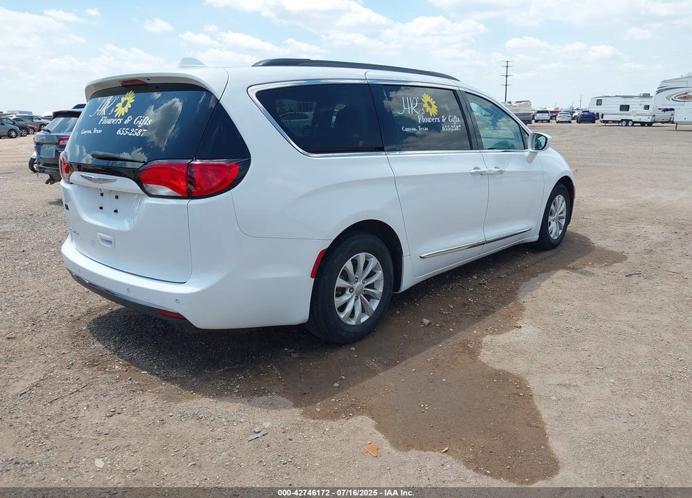 2017 CHRYSLER PACIFICA TOURING L VIN: 2C4RC1BGXHR729218