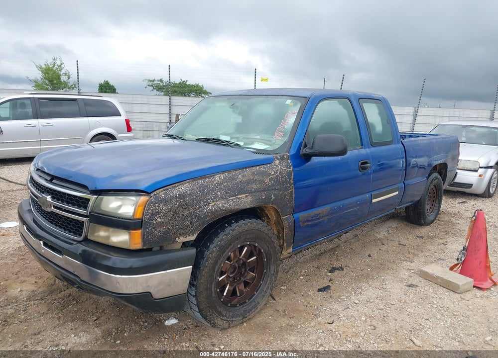 2004 CHEVROLET SILVERADO 1500 LS VIN: 2GCEC19V541146390