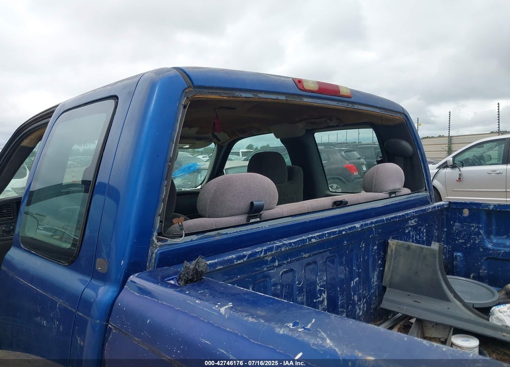 2004 CHEVROLET SILVERADO 1500 LS VIN: 2GCEC19V541146390